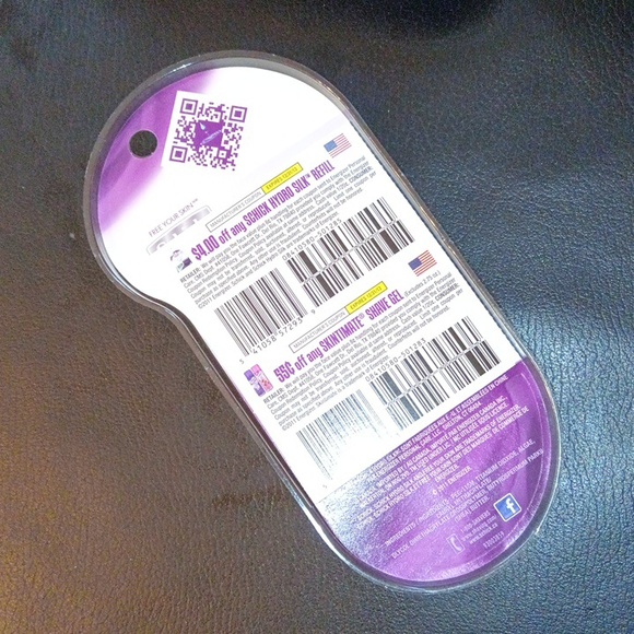 NWT Lot Of 4 Gillette Venus & Schick Hydro Razors for Women - Picture 7 of 10